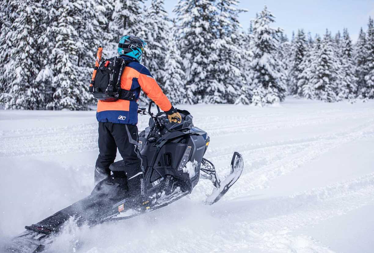 Yellowstone Snowmobile Rentals - Yellowstone Vacation Tours